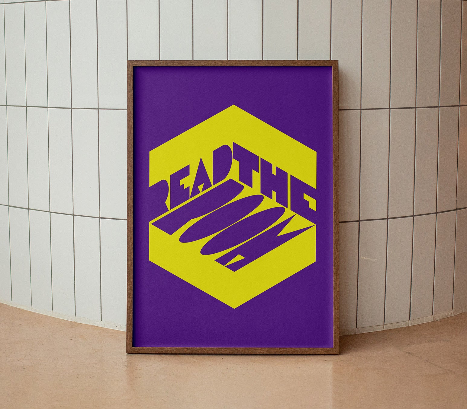 Read_the_room_Poster_in_wooden_frame