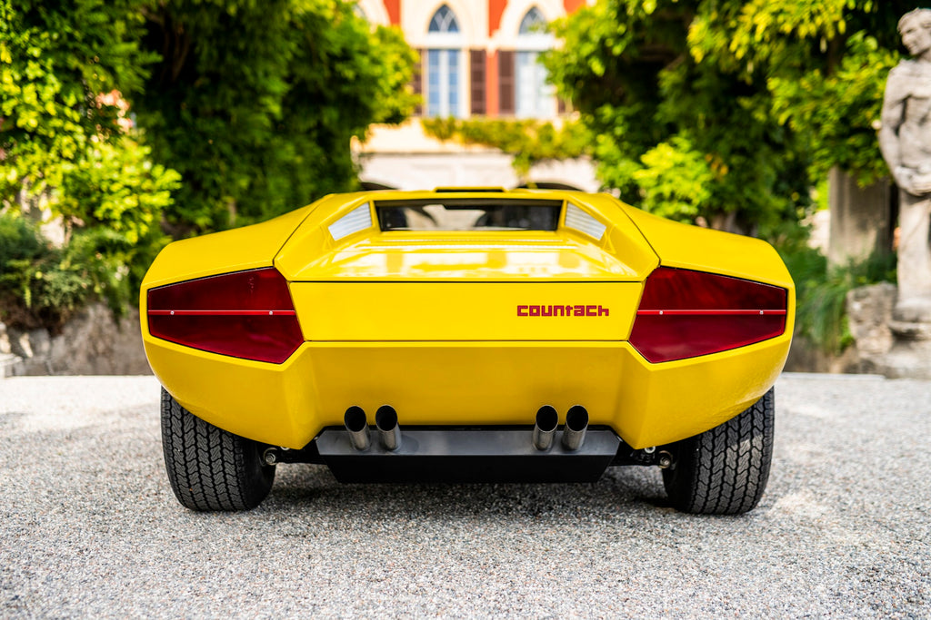 Drive Different − Restomods and Iconic Automobiles Reimagined