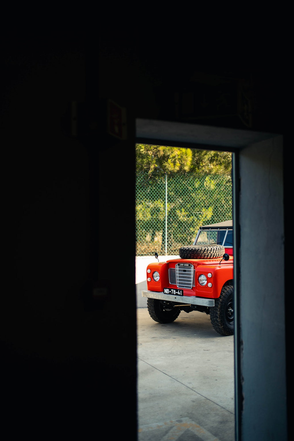 Drive Different − Restomods and Iconic Automobiles Reimagined